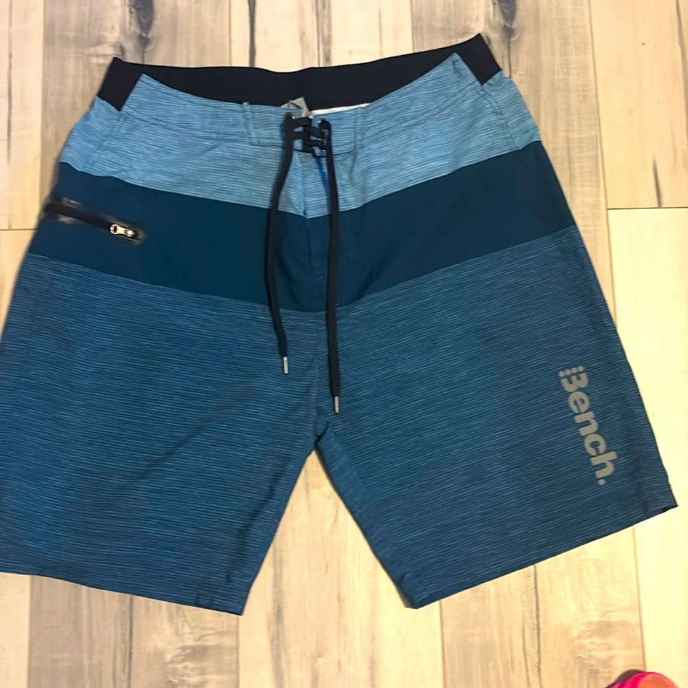 Large Bench shorts mens